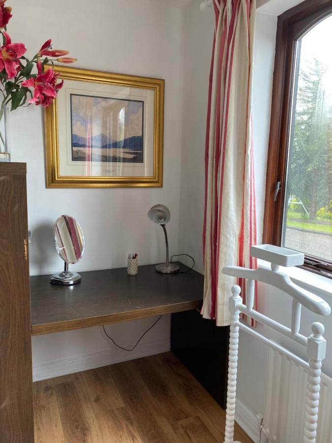 En-Suite Double Room. Dublin Airport, Fairyhouse, Tayto Park, Ashbourne Close By. Exterior photo
